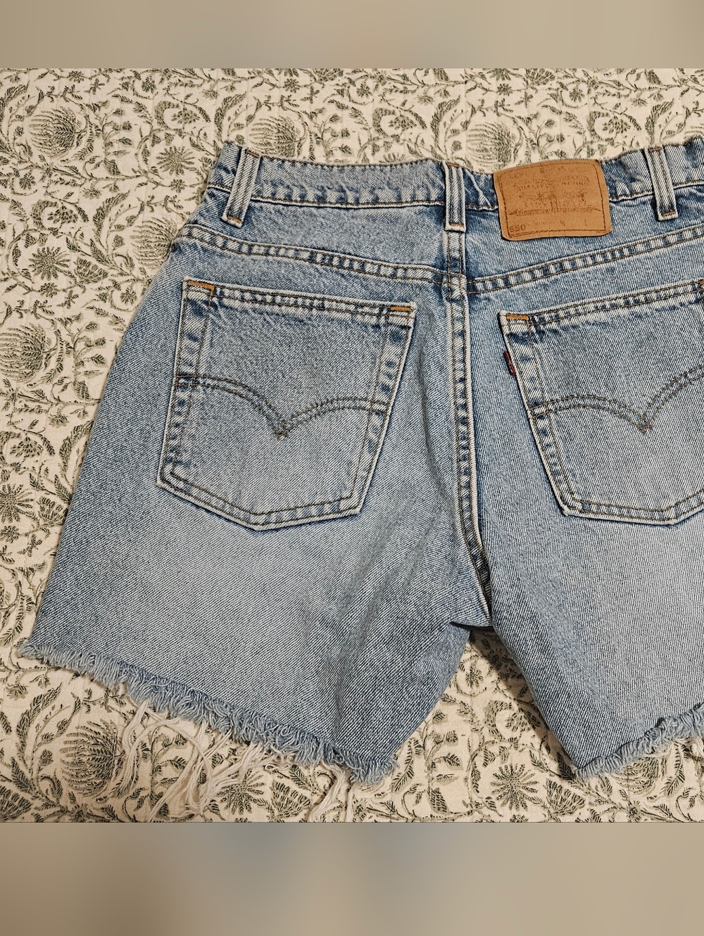 Levi's 550 Vintage Light Wash Cutoff Jean Shorts